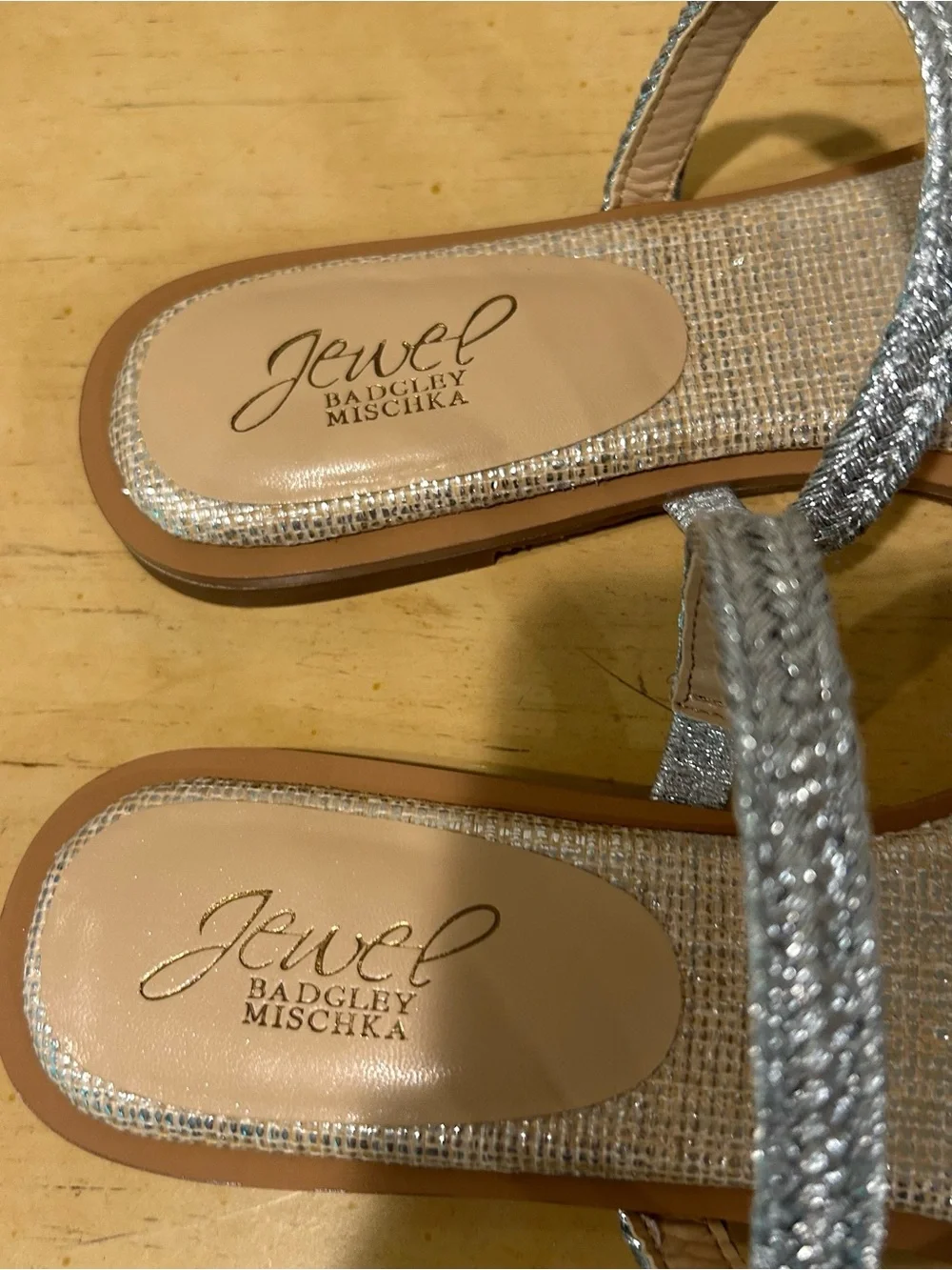 Jewel Badgley mischka  Helena  silver flat women’s sandal in size 9